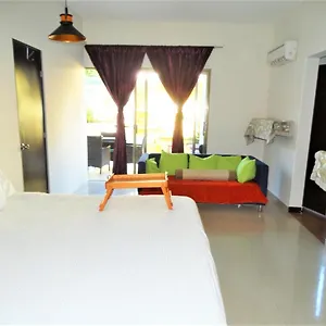 cancun-guest-house.quintano-roohotels.com/