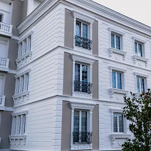 oxygen-boutique.hotels-in-tirana.com/